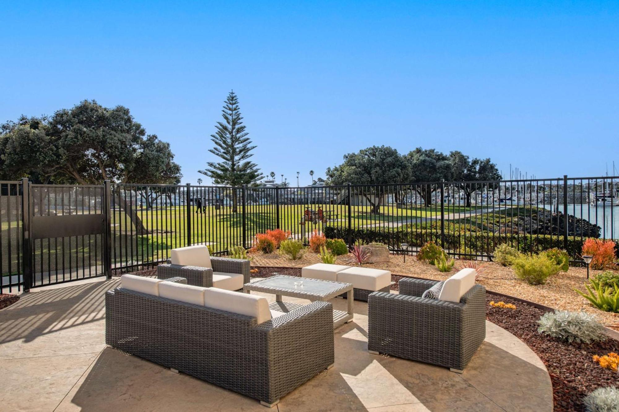Hampton Inn Channel Islands Harbor Oxnard Extérieur photo